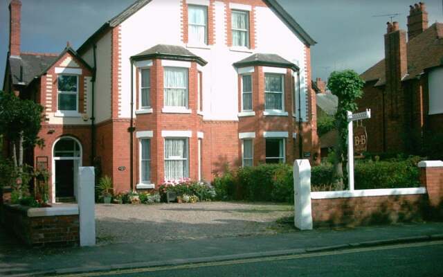 Shenley Lodge B & B