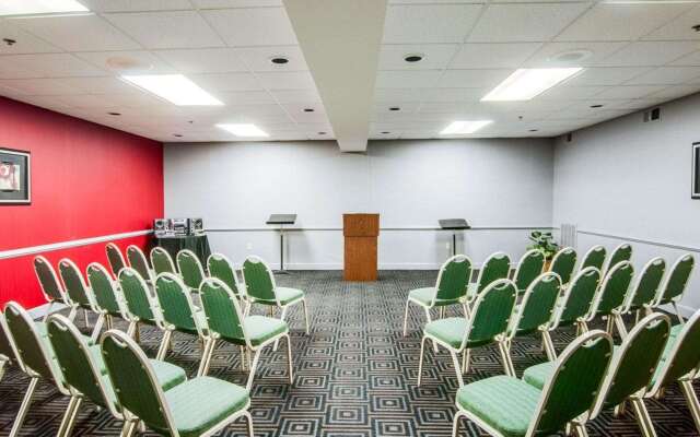 Comfort Suites Inn at Ridgewood Farm