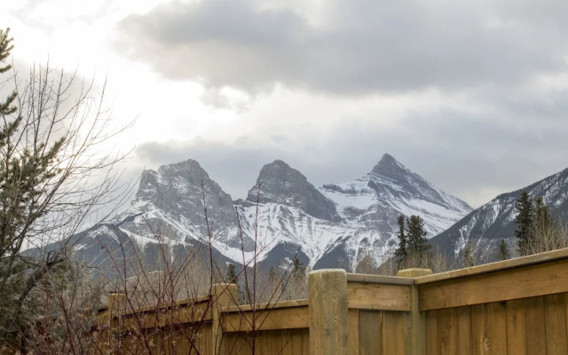 Fire Mountain Lodge