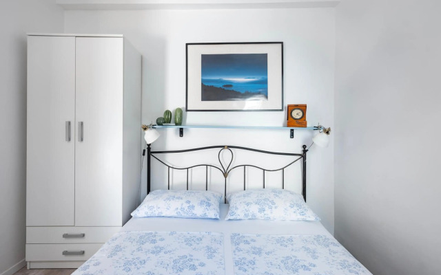 Hanna Cozy Old Stone House