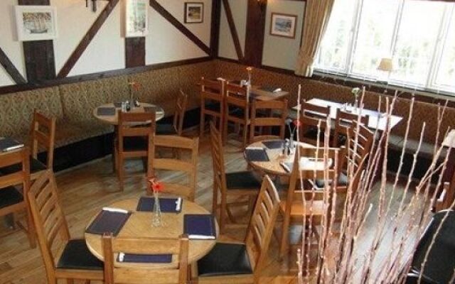 Three Horseshoes
