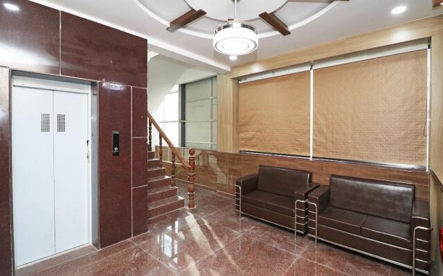 Capital O 19840 Hotel Centre Point