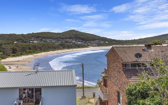 Fingal Breeze at Fingal Bay