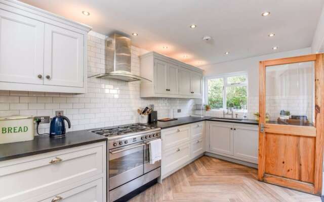 Stunningly Decorated 3 Bed Family Home in Hammersmith