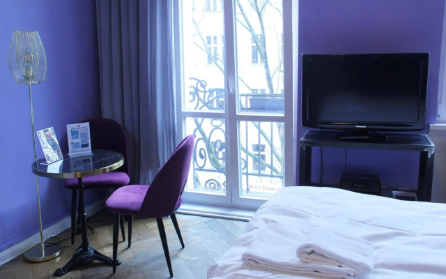 ArtHotel Connection