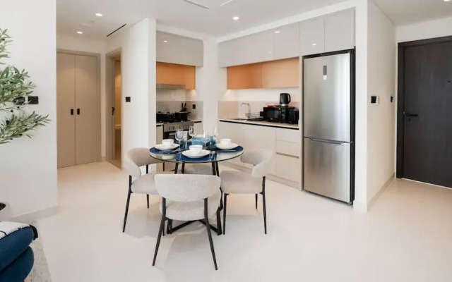 Serene 1BR w Private Palm View Balcony