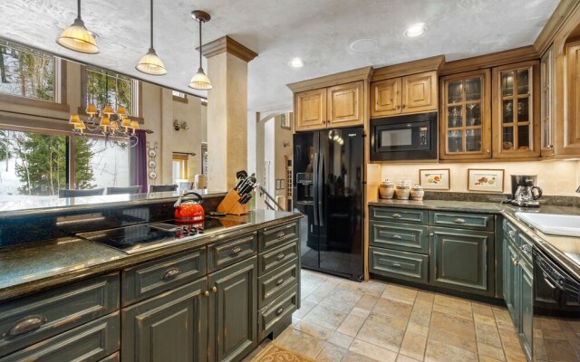 Keystone Gulch 8 Bedroom Home by Redawning