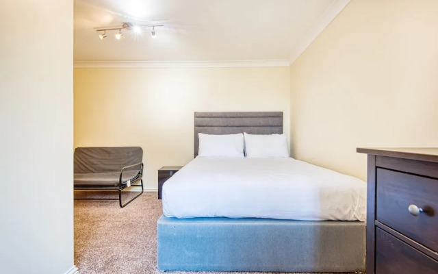 Hendon Pad - Austin David Apartments