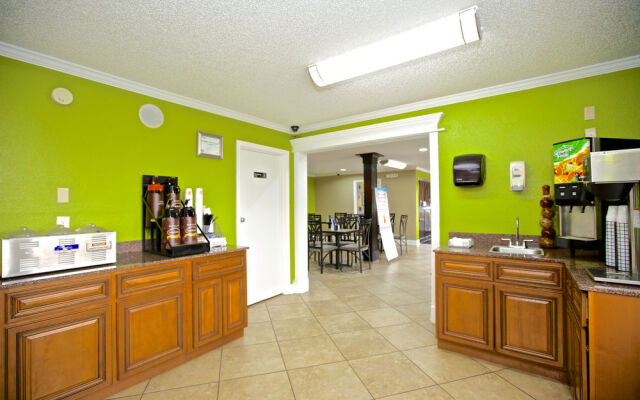 Super 8 Cartersville