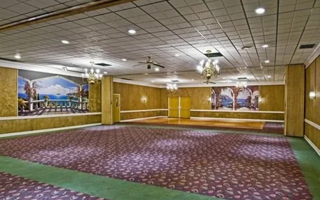 Americas Best Value Inn and Conference Center-Lima
