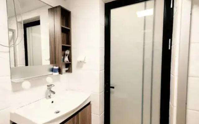 Youyi Hotel (Yangjiang Hailing Island Beiluowan Scenic Area)