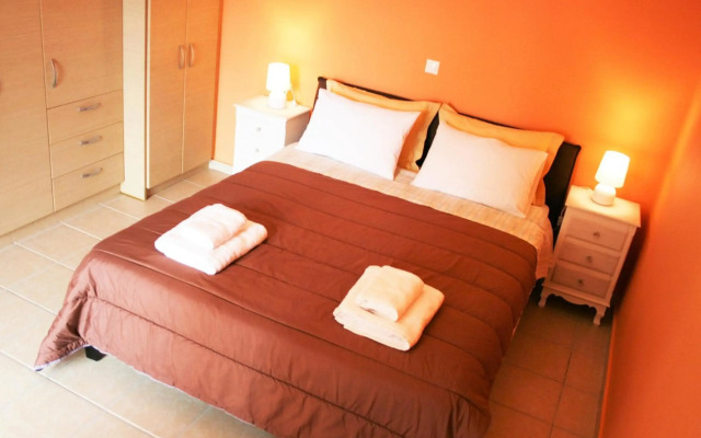 Lagoon View Apartments - Adults Only