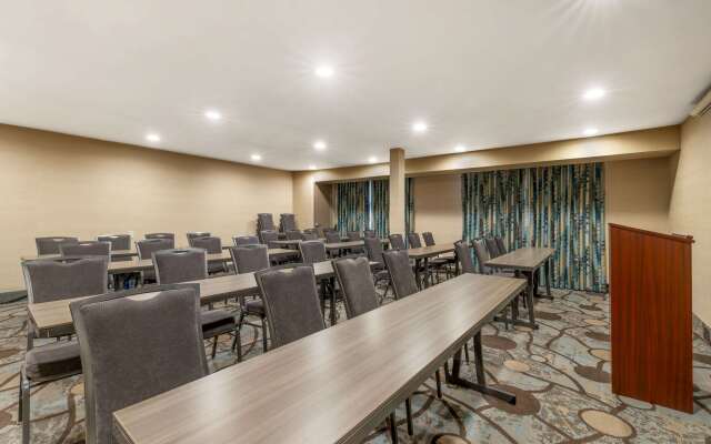 Best Western Plus Oceanside Palms Hotel