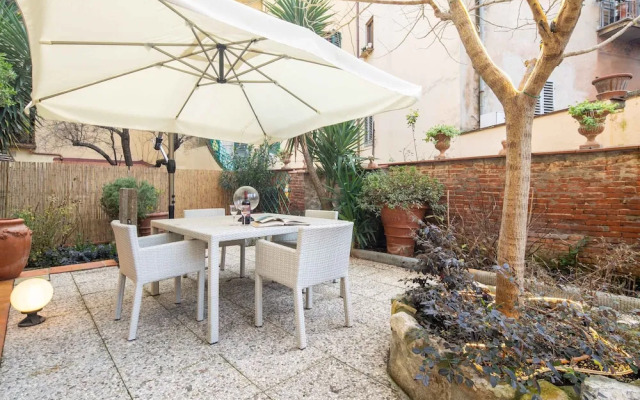 Ponte Rosso Modern by Mmega