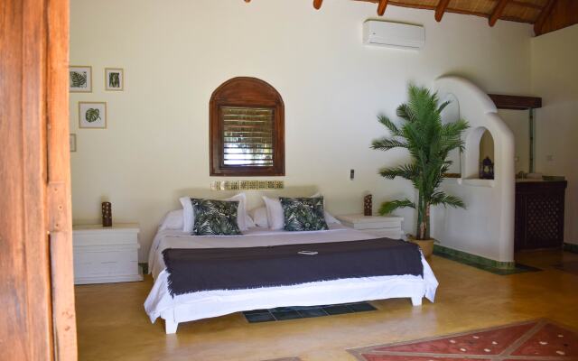 Hotel Costa Las Ballenas