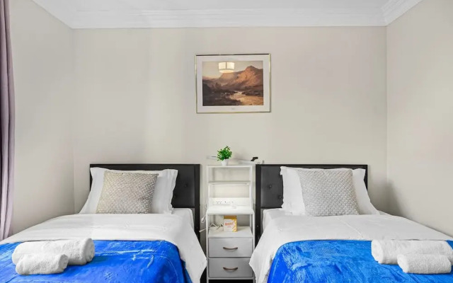 SJ Downtown 5 BR Stunning House