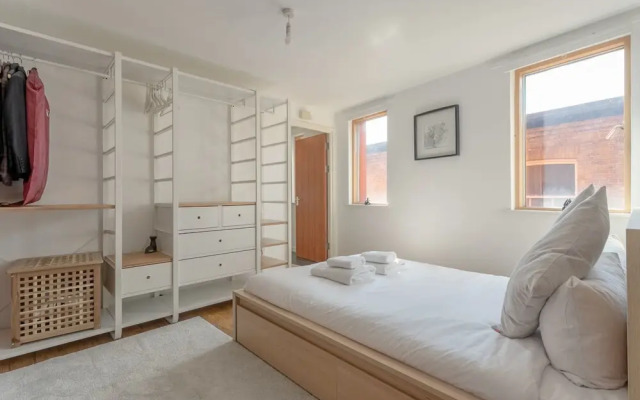 Modern 2 Bedroom Flat in Elephant & Castle