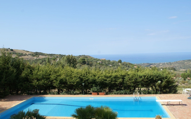 Luxurious Holiday Home in Collesano With Pool