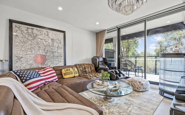 StayAU Modern Townhouse