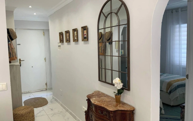 Villa With Pool, Walk to Beach, Restaurants, Shops