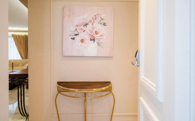 Paradise Center Apartment 1