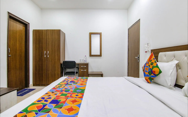 Fabhotel The Orient