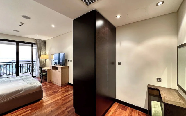 Lux BnB I Palm Jumeirah Resort I Palm Views