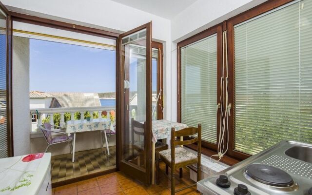 Apartments and Rooms Krstinić