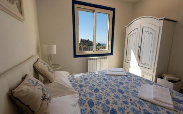 Taormina Isola Bella Apartment - Taormina Holidays