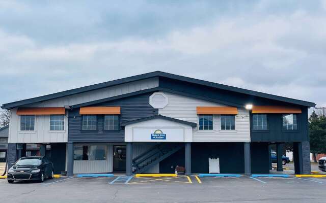 Days Inn & Suites by Wyndham Port Huron