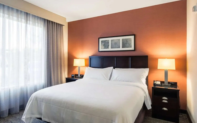 Embassy Suites by Hilton Newark Airport