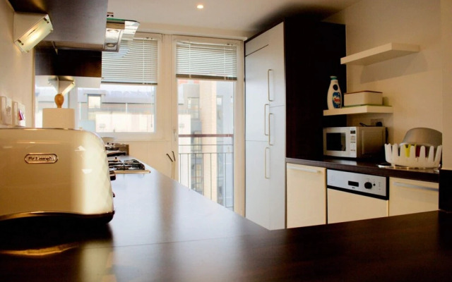 2 Bedroom Apartment With Free Parking