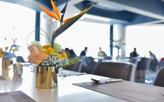 Zenith International Hotel