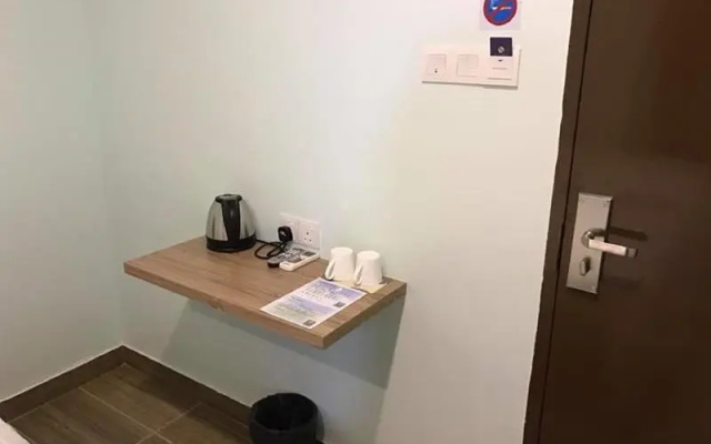 Summer Hotel