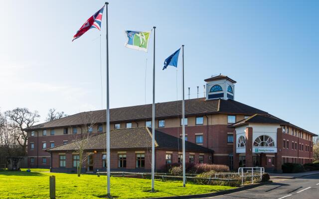 Holiday Inn Express Warwick - Stratford-upon-Avon, an IHG Hotel