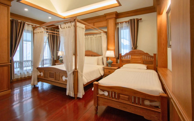 Rich Garden House Hotel