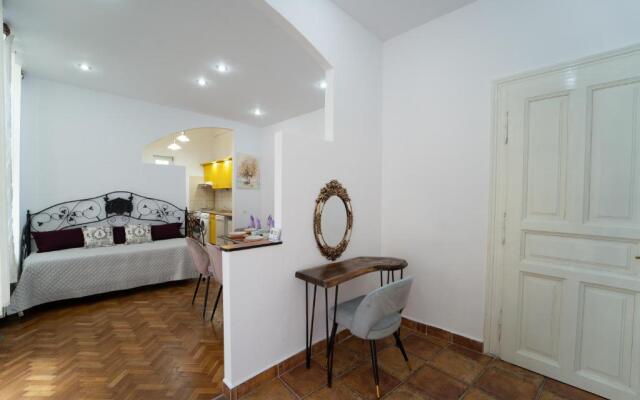 5* noble house in historic center