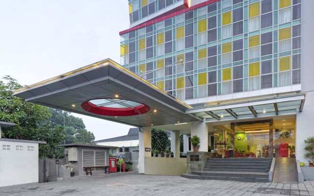 Atrium Premiere Hotel