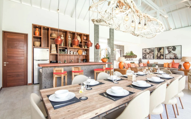 Dreamy 5BR Haven, 200m to Berawa's Blissful Beach