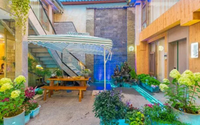 Xianyue Pavilion·Designer’s Snow Mountain Panoramic Secret Garden Beauty Stay