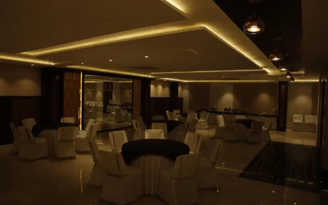 Ka10 SQUARE HOTEL & BANQUETS