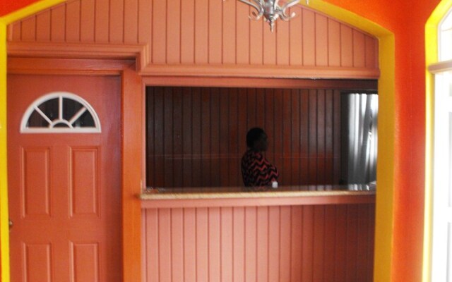 Hotel Tropik Leadonna