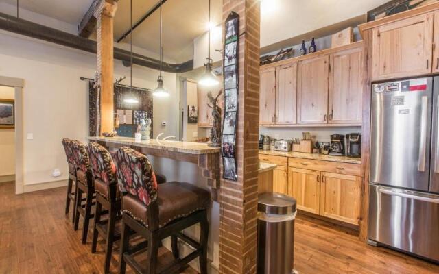 708 Main St Unit 4