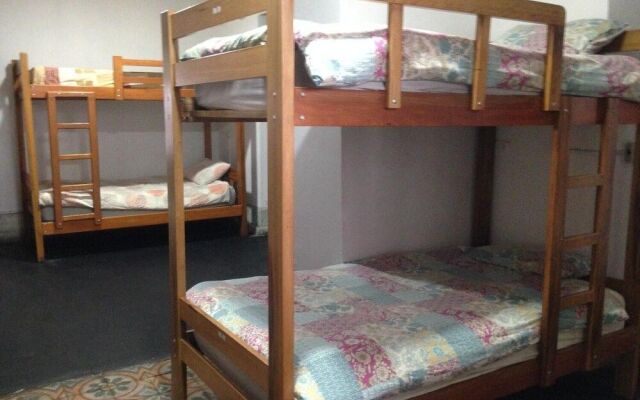Chacha International - Hostel
