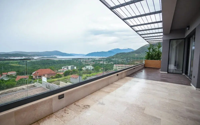 Royal Blue Resort & Residence