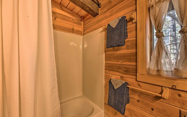Near Dining, Hiking & Golf: Pinetop Log Cabin!
