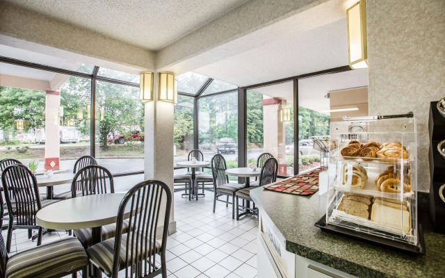 Econo Lodge Garner - Raleigh