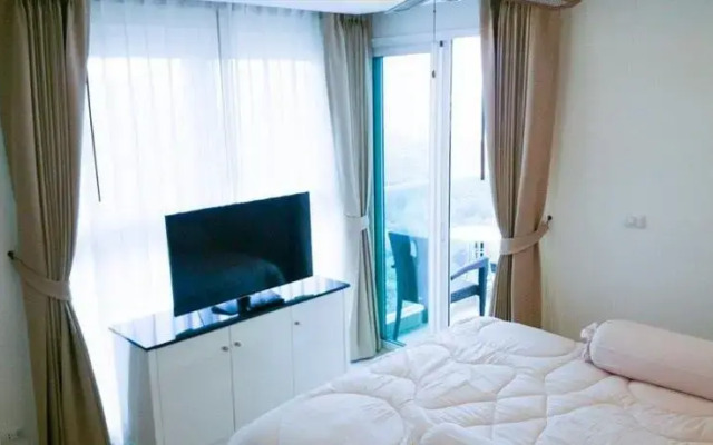 Luxury Cosy Beach View Condominium