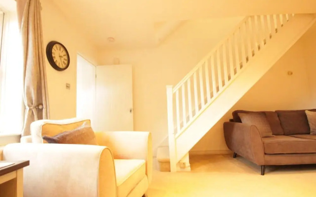 Fantastic 2-bed House in Hull. Garden, Sky tv