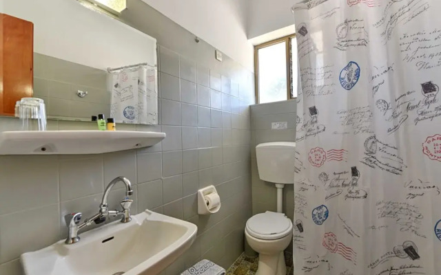 Ionis Hotel